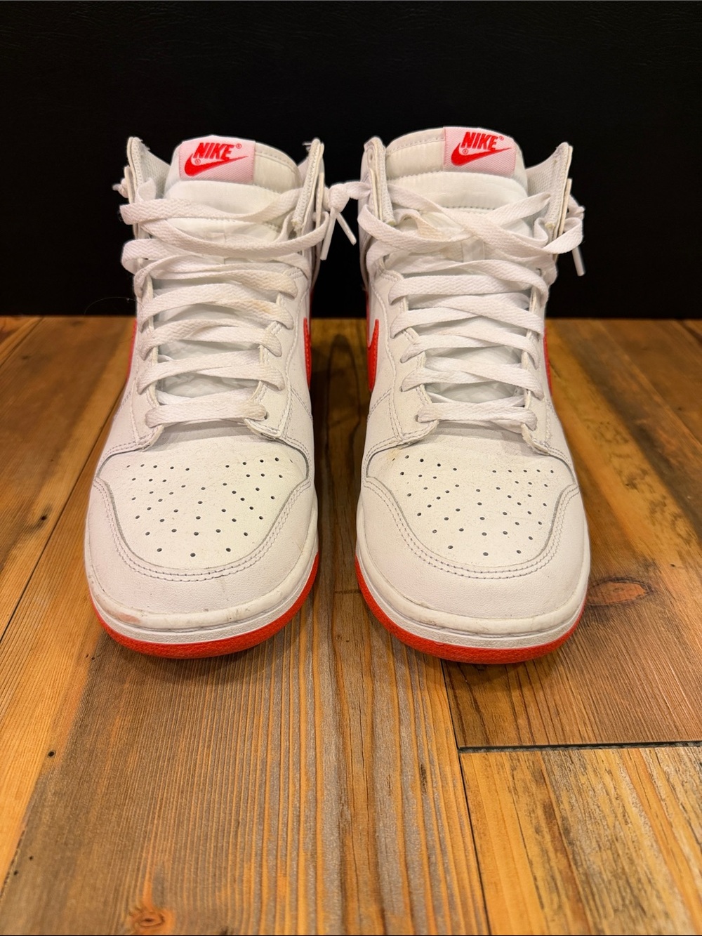 Men’s Nike Dunk High
White Picante Red